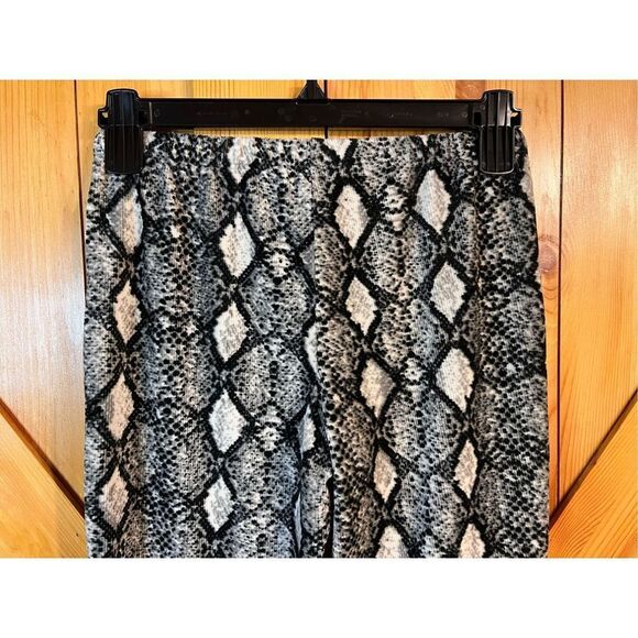 Chatoyant Stretch Corduroy Snake Pants Size Small (2870) - Picture 5 of 7